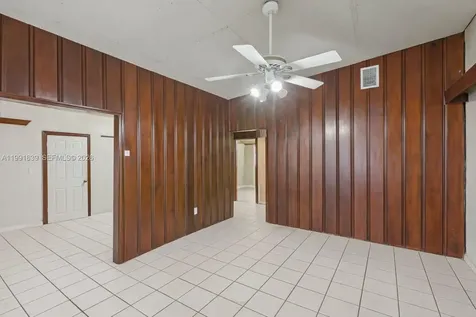 272 W 46th Street Hialeah FL 33012