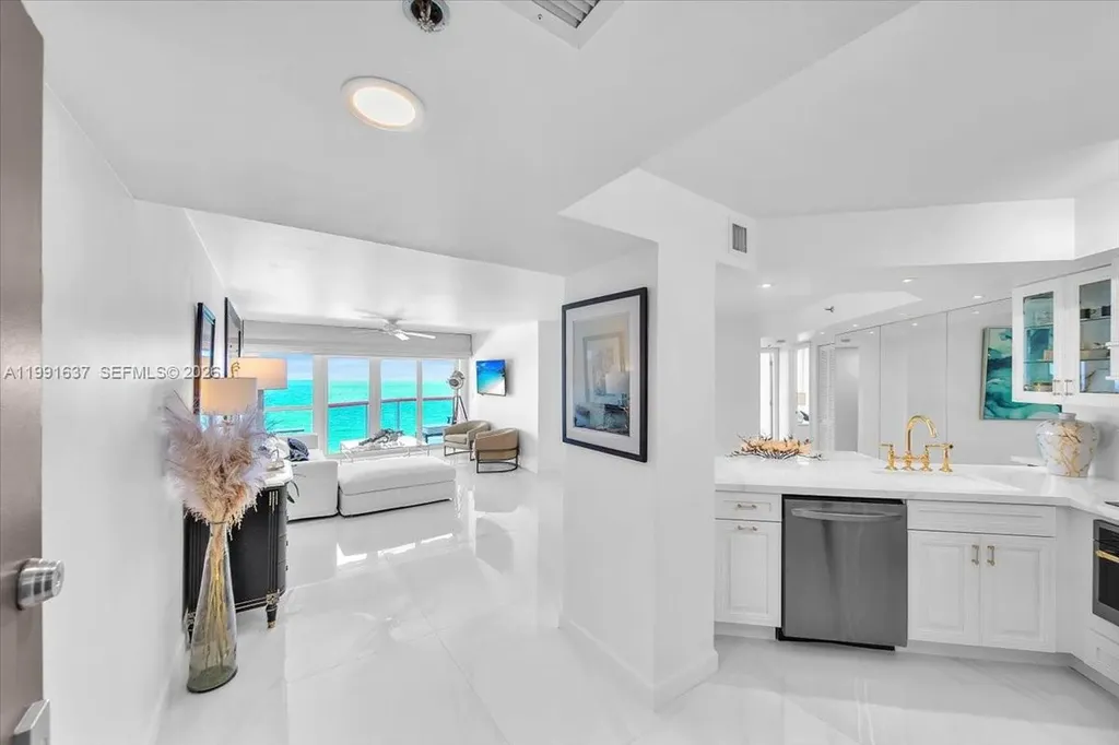 6767 Collins Avenue Miami Beach FL 33141