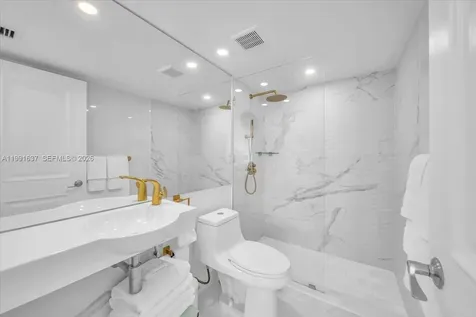 6767 Collins Avenue Miami Beach FL 33141