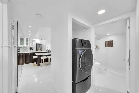 6767 Collins Avenue Miami Beach FL 33141