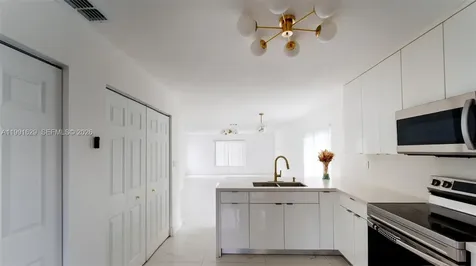 22226 SW 98th Place Cutler Bay FL 33190