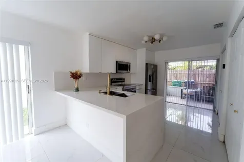 22226 SW 98th Place Cutler Bay FL 33190