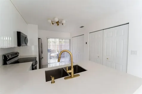 22226 SW 98th Place Cutler Bay FL 33190