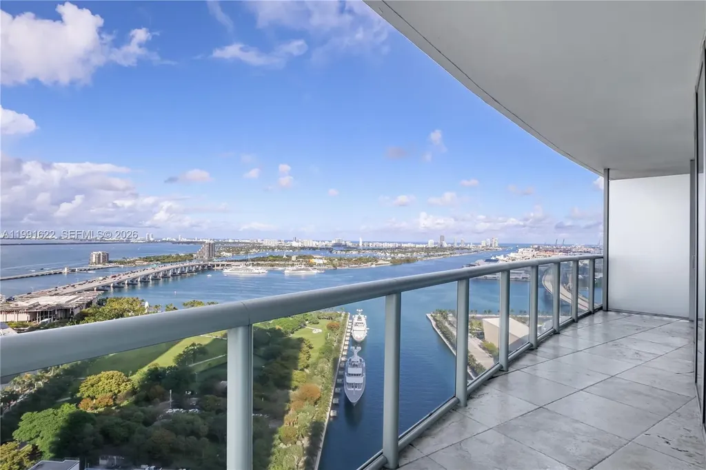 888 Biscayne Boulevard Miami FL 33132