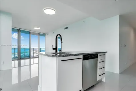 888 Biscayne Boulevard Miami FL 33132