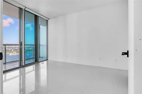 888 Biscayne Boulevard Miami FL 33132