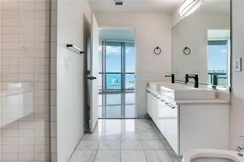 888 Biscayne Boulevard Miami FL 33132