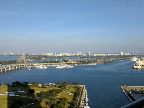 888 Biscayne Boulevard Miami FL 33132