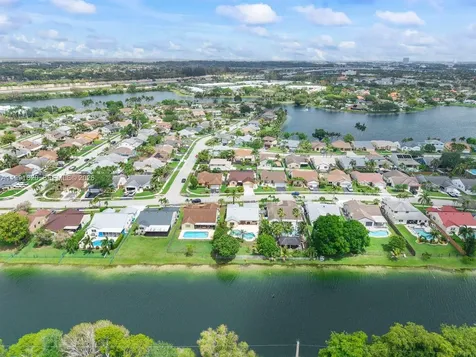 15092 SW 13th Place Sunrise FL 33326