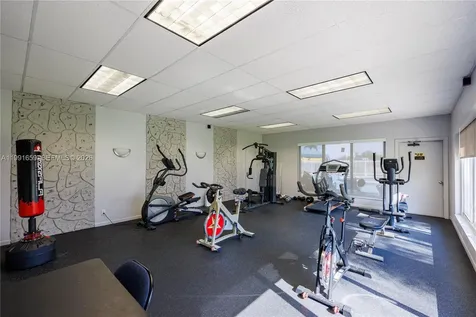 2300 Park Lane Hollywood FL 33021