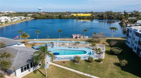 2300 Park Lane Hollywood FL 33021