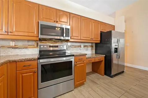 12556 NW 10th Place Sunrise FL 33323