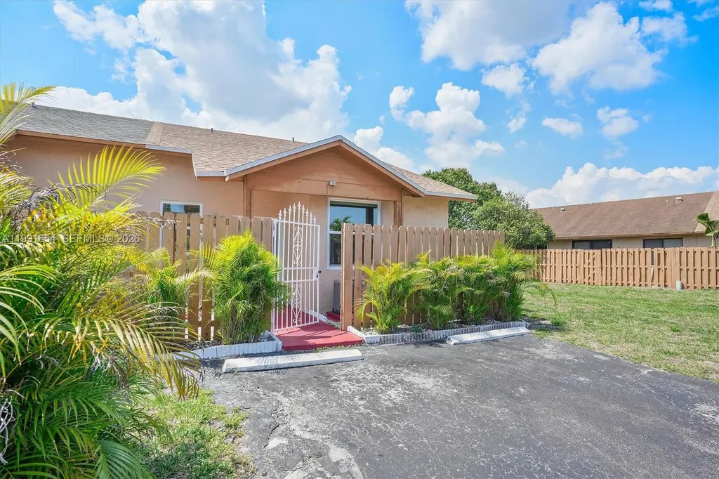 6723 NW 188th Terrace Hialeah FL 33015