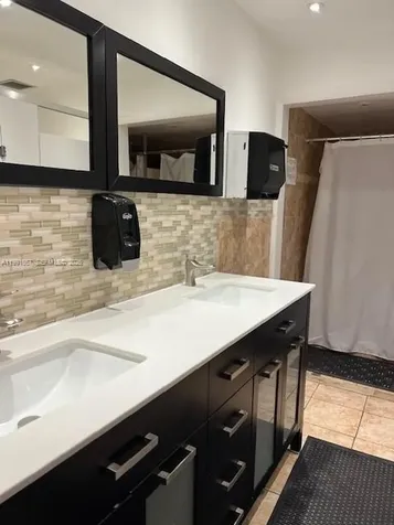 17570 Atlantic Boulevard Sunny Isles Beach FL 33160