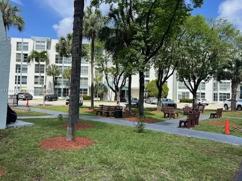 17570 Atlantic Boulevard Sunny Isles Beach FL 33160