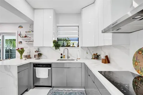 1991 SW 62nd Avenue West Miami FL 33155