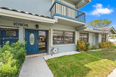 10908 NW 7th Street Miami FL 33172