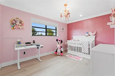 10908 NW 7th Street Miami FL 33172