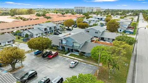 10908 NW 7th Street Miami FL 33172