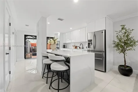 10908 NW 7th Street Miami FL 33172
