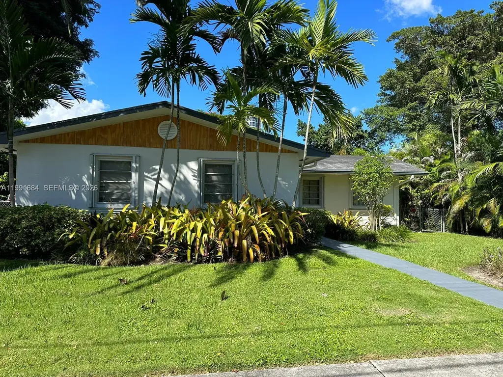 3755 Oak Avenue Miami FL 33133