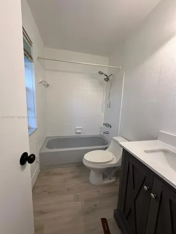 3755 Oak Avenue Miami FL 33133