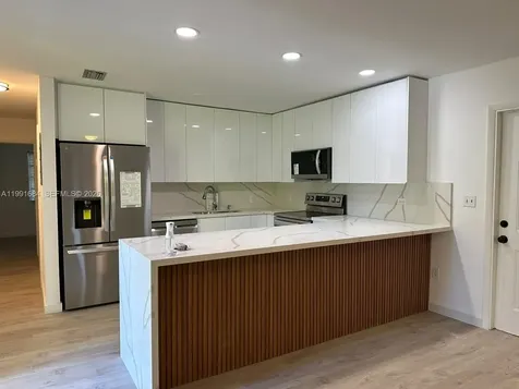 3755 Oak Avenue Miami FL 33133