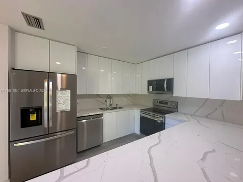 3755 Oak Avenue Miami FL 33133