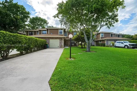 6183 Pine Tree Lane Unit B Tamarac FL 33319