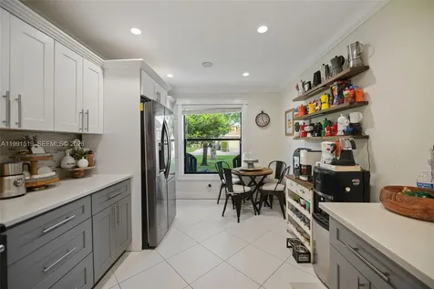 6183 Pine Tree Lane Unit B Tamarac FL 33319