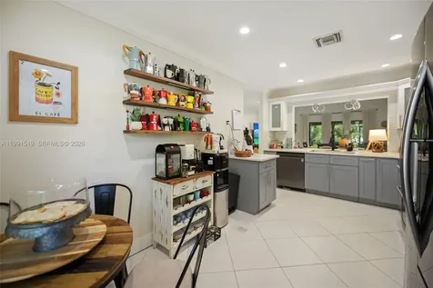 6183 Pine Tree Lane Unit B Tamarac FL 33319