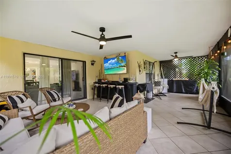 6183 Pine Tree Lane Unit B Tamarac FL 33319