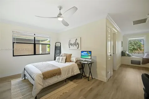 6183 Pine Tree Lane Unit B Tamarac FL 33319