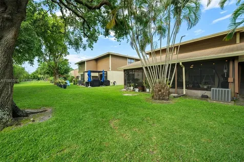 6183 Pine Tree Lane Unit B Tamarac FL 33319
