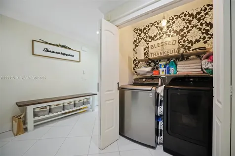 6183 Pine Tree Lane Unit B Tamarac FL 33319