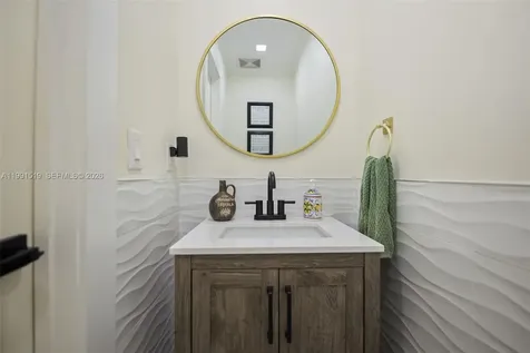 6183 Pine Tree Lane Unit B Tamarac FL 33319