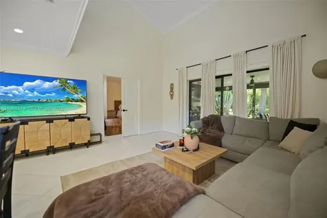 6183 Pine Tree Lane Unit B Tamarac FL 33319