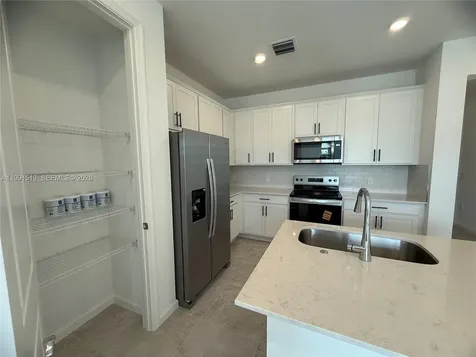 4286 Efendi Drive Lantana FL 33462