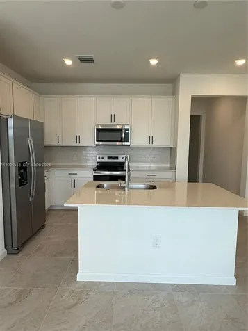 4286 Efendi Drive Lantana FL 33462