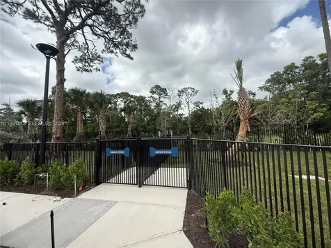 4286 Efendi Drive Lantana FL 33462