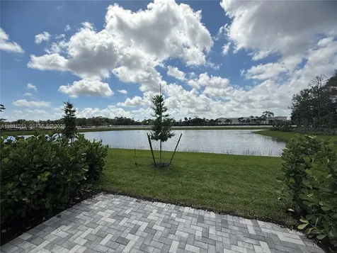 4286 Efendi Drive Lantana FL 33462