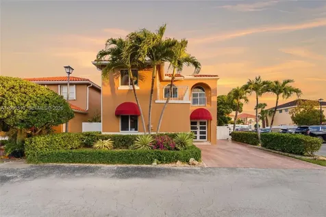 8657 NW 2nd Street Miami FL 33126