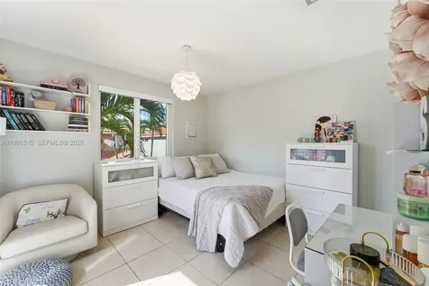 8657 NW 2nd Street Miami FL 33126