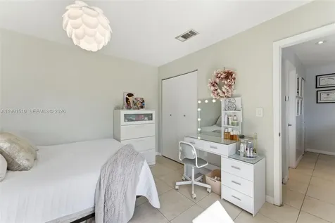 8657 NW 2nd Street Miami FL 33126