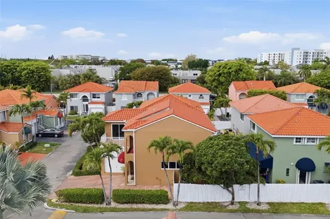 8657 NW 2nd Street Miami FL 33126