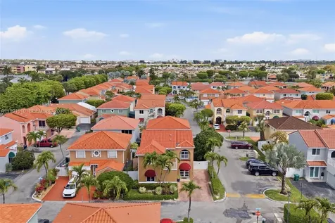 8657 NW 2nd Street Miami FL 33126
