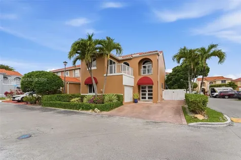 8657 NW 2nd Street Miami FL 33126