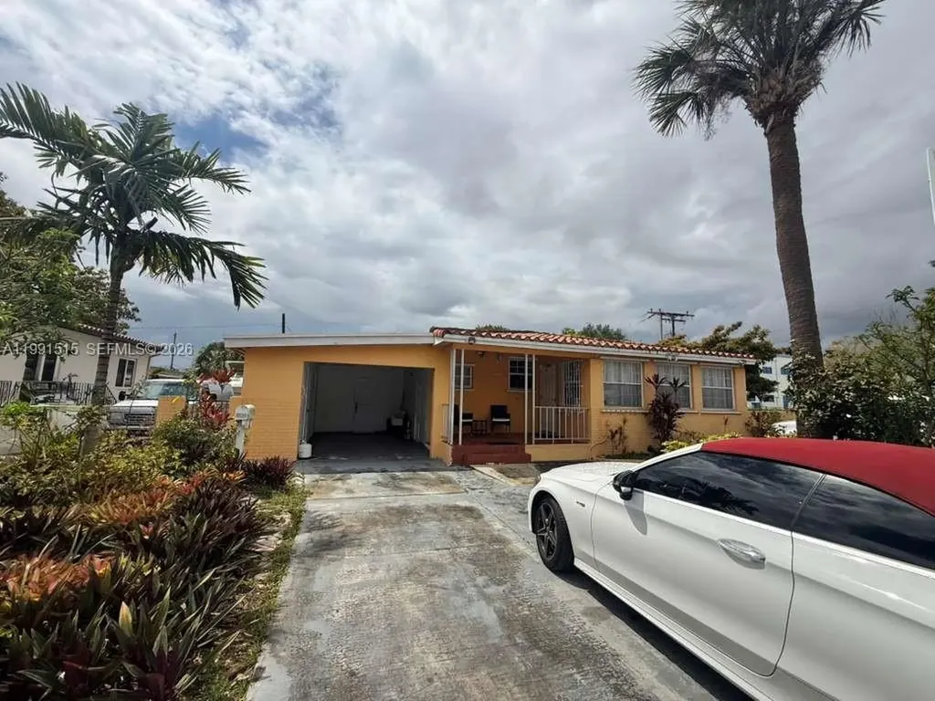 4470 W 1st Avenue Hialeah FL 33012
