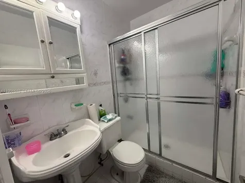 4470 W 1st Avenue Hialeah FL 33012