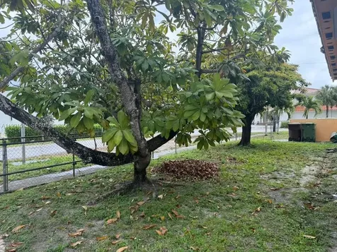 4470 W 1st Avenue Hialeah FL 33012
